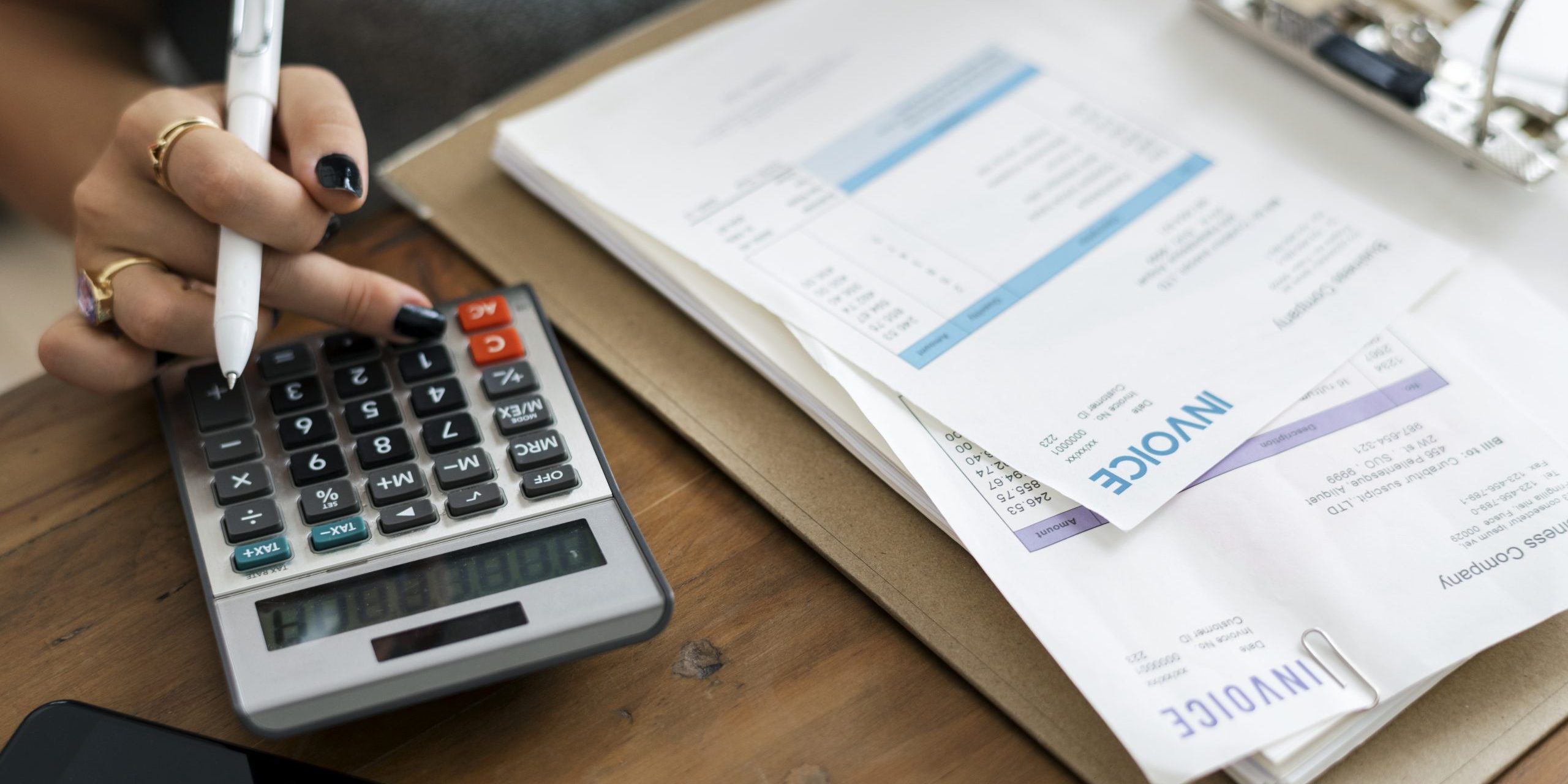 woman-doing-accounting